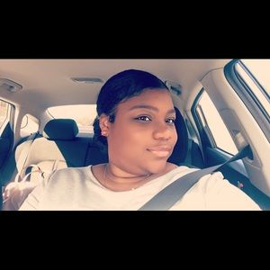 Meet your Posher, Chloe